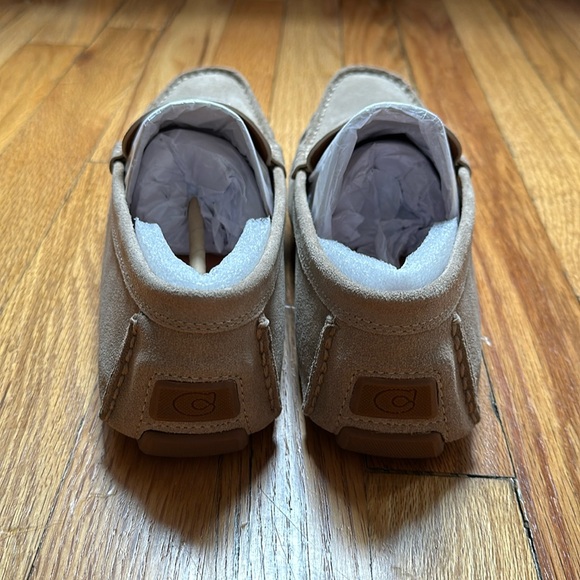 New in Box Coach Signature Coin Driving Shoe in Oat Suede, Size 8.5 - Picture 3 of 6